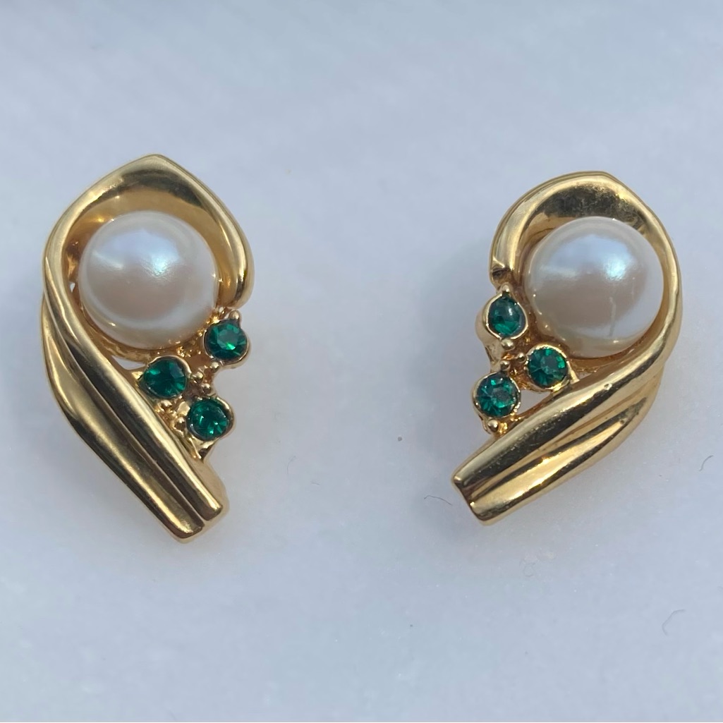 Vintage Signed Marvella Faux Pearl And Green Rhinestone Earrings 12$